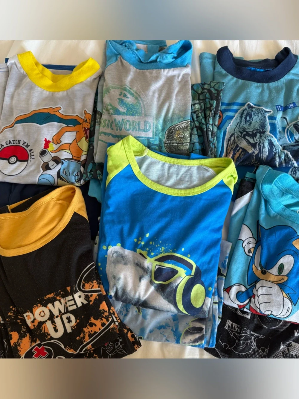 Boys Pajama Bundle!! Jurassic World, Sonic, Pokémon. 6 pairs size 10-12.